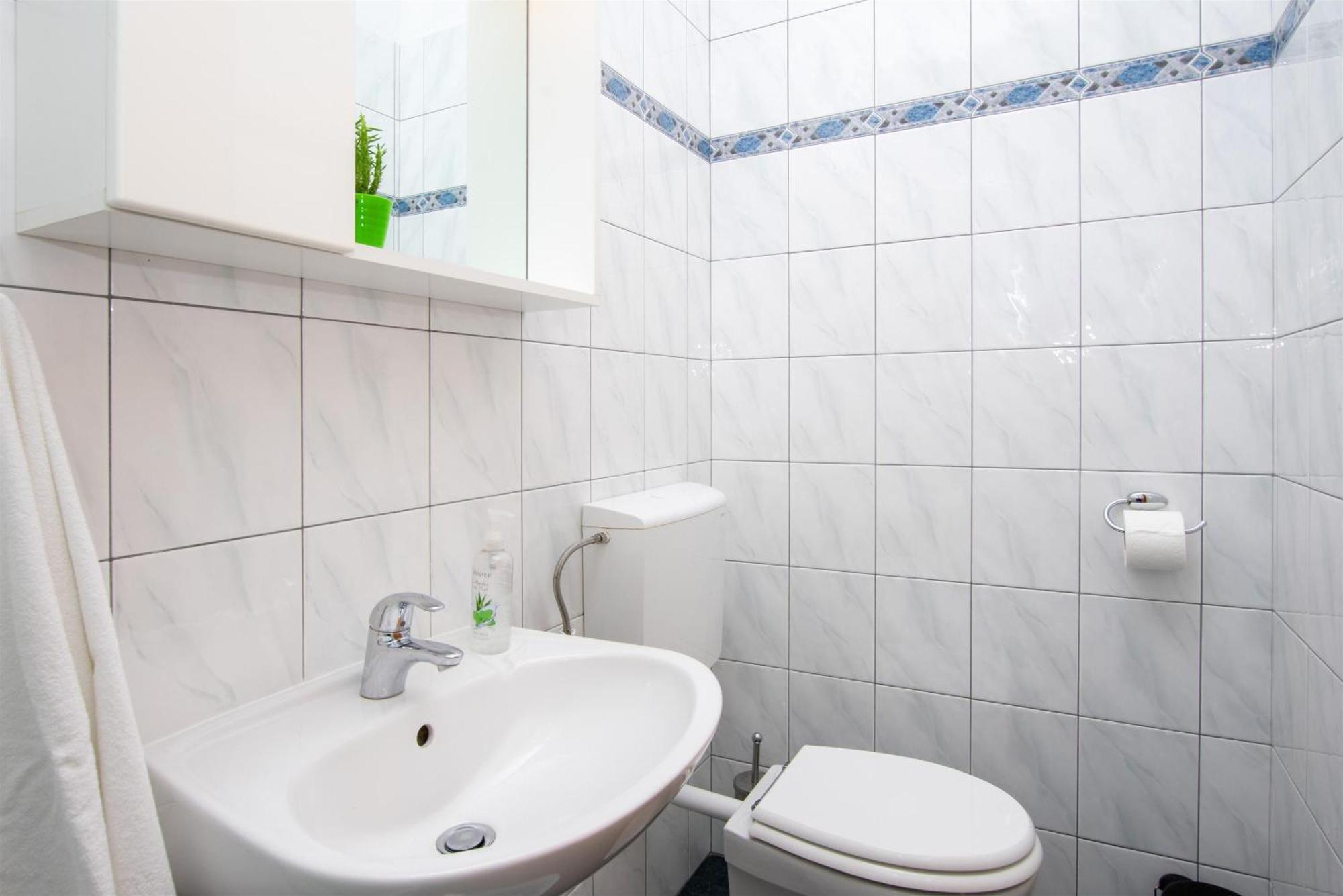 Apartment Zdravko Omis Exterior photo