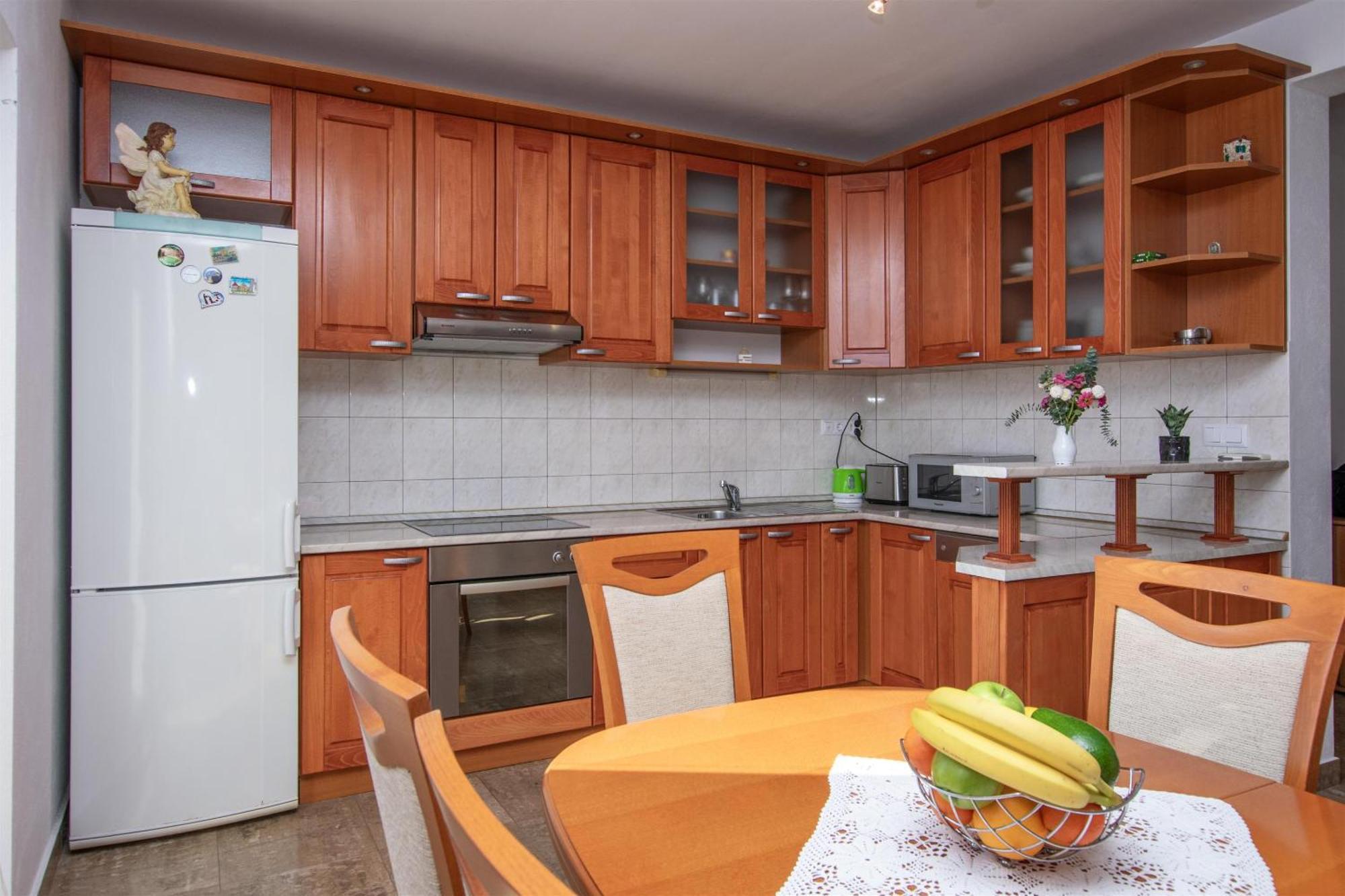 Apartment Zdravko Omis Exterior photo