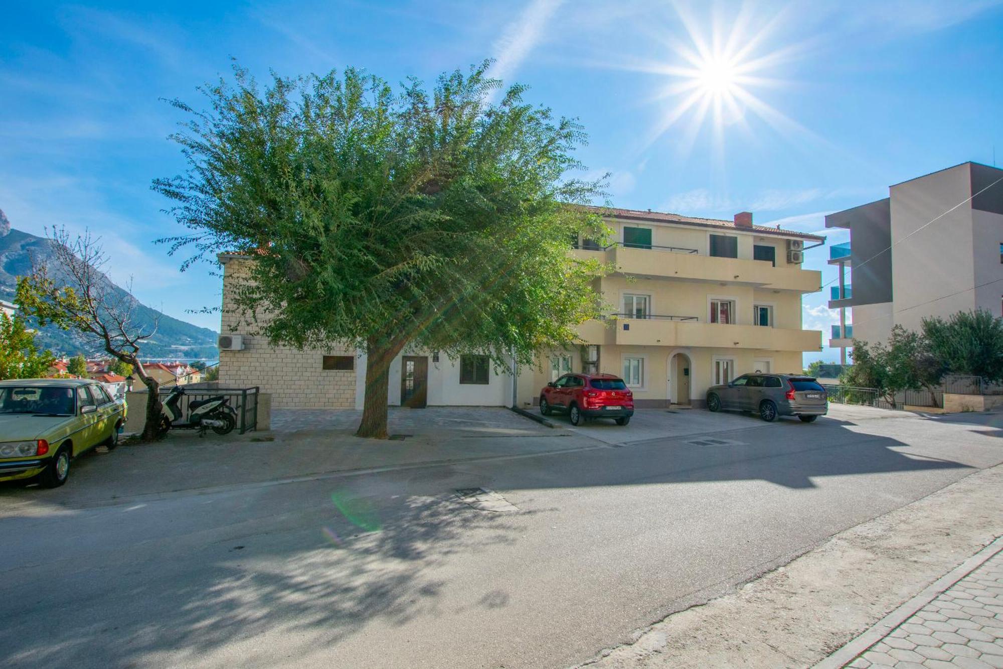 Apartment Zdravko Omis Exterior photo
